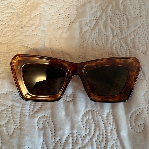 NEW! Anthropologie Eyeking Beveled Cateye Tortoise Shell Sunglasses - Picture 4 of 8